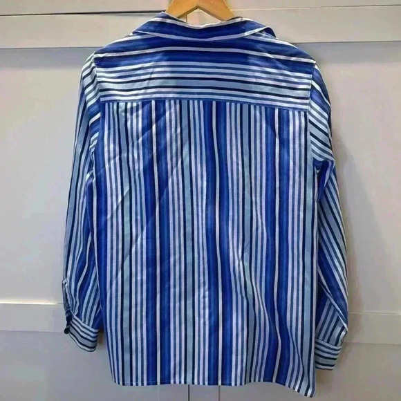 Foxcroft wrinkle-free Blue White stripe shirt Size 10 - Picture 9 of 9
